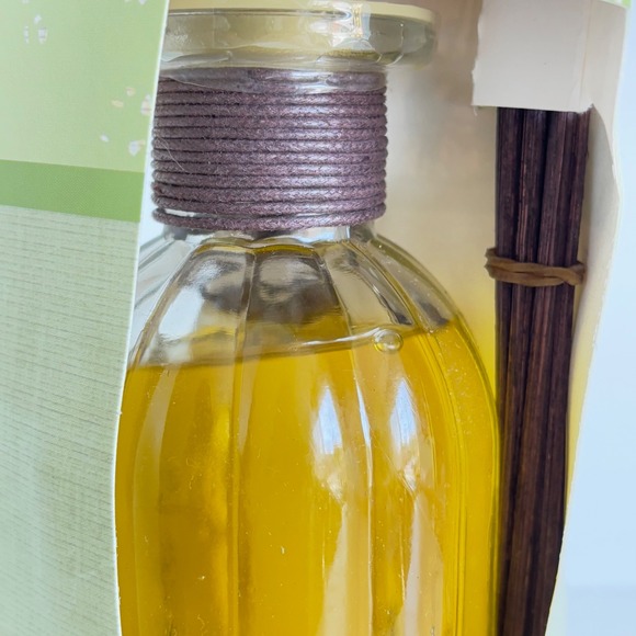 Pier 1 Imports Verbena Reed Diffuser‎ Fragrance Oil 10.1 oz Reeds New - Picture 4 of 4